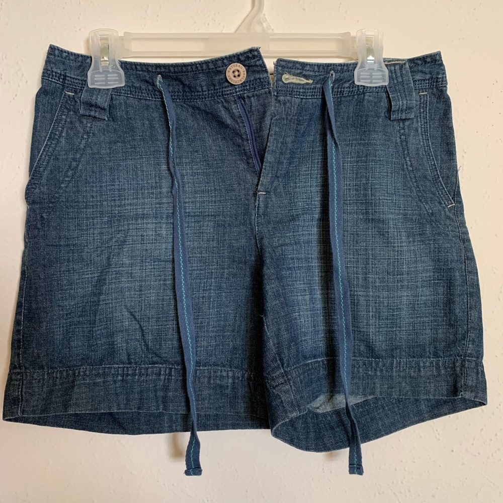 ❤️3/20❤️Natural reflections size 4 denim shorts